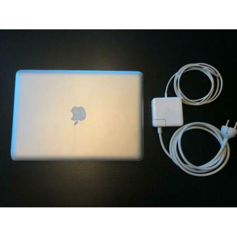 MacBook Pro 13 inch | 2.5GHz | 4GB | 256GB SSD | Mid 2012