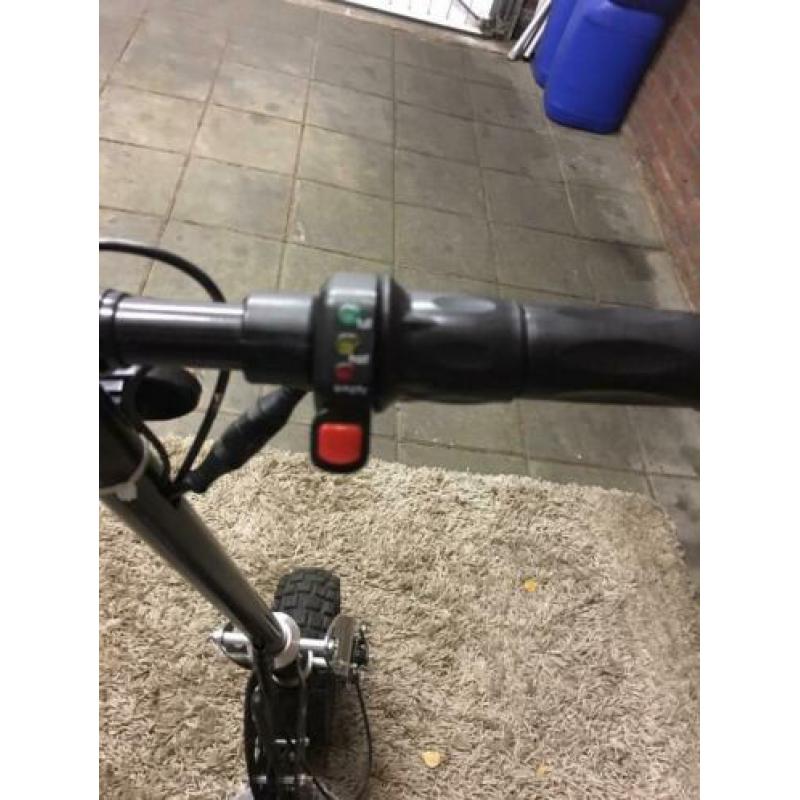 Elektrische step met zeer goede accu en banden