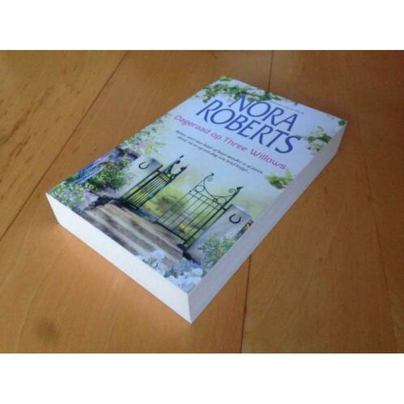 Nora Roberts : Dageraad op Three Willows