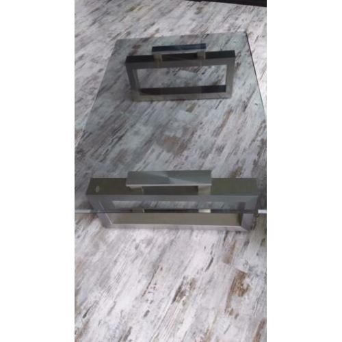Design salontafel met glazen blad