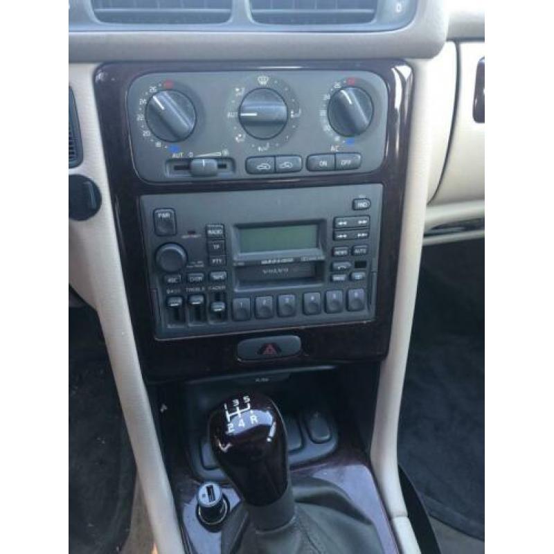 Volvo V70 2.4 170PK 2000 Blauw