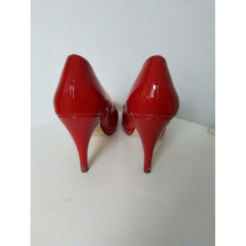 Rode pumps Tamaris maat 39