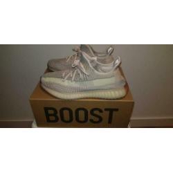 Yeezy Boost 350 V2 citrin maat 44