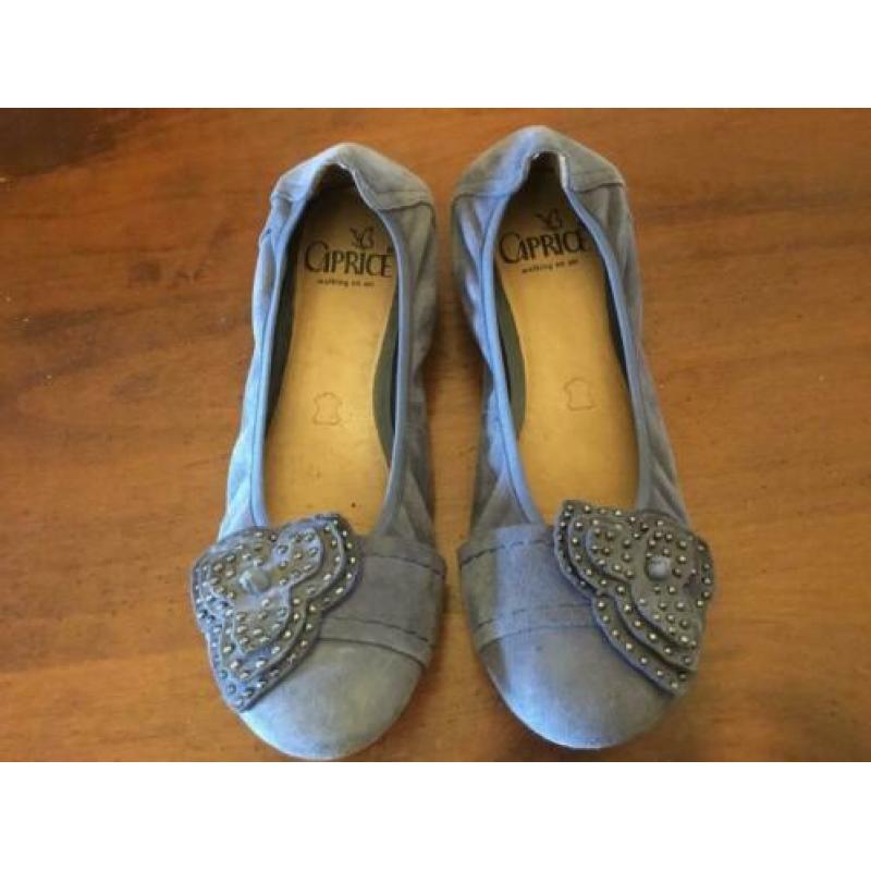 Mooie blauwe ballerina’s. Merk Caprice waling-on-air. Mt 37