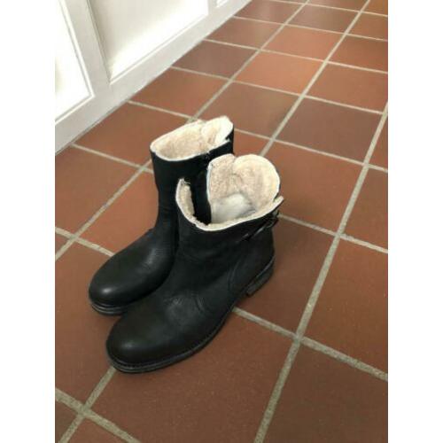 Vachtlaarzen van Via Vai maat 40