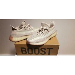 Yeezy Boost 350 V2 citrin maat 44