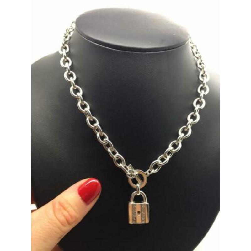 H132 Prachtige zilveren sieraden set van CONCEPTS