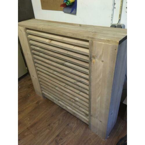 Verschillende radiator ombouwen van verouderd steigerhout