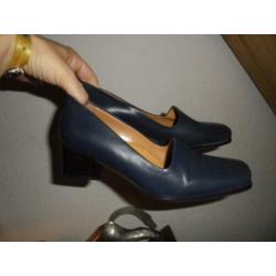 S19) donker blauw leren pumps maat 37 hush puppies hakhoogte