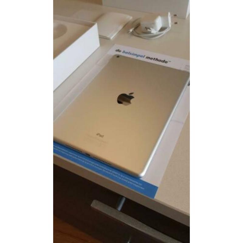 Te koop als nieuw deze Ipad 2017 32Gb