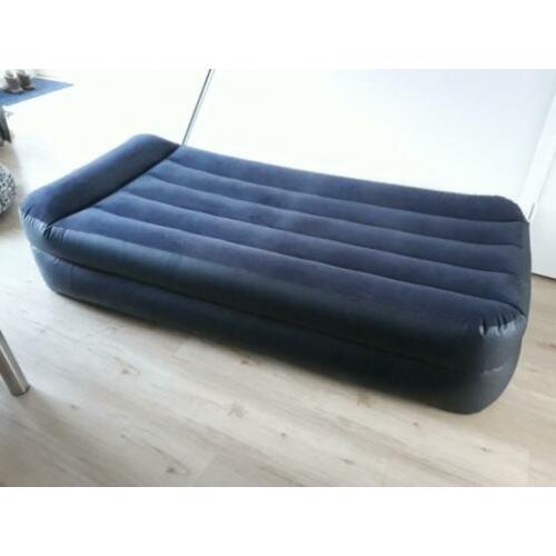 Opblaas logeer matras extra dik, elektrische pomp GOED DOEL