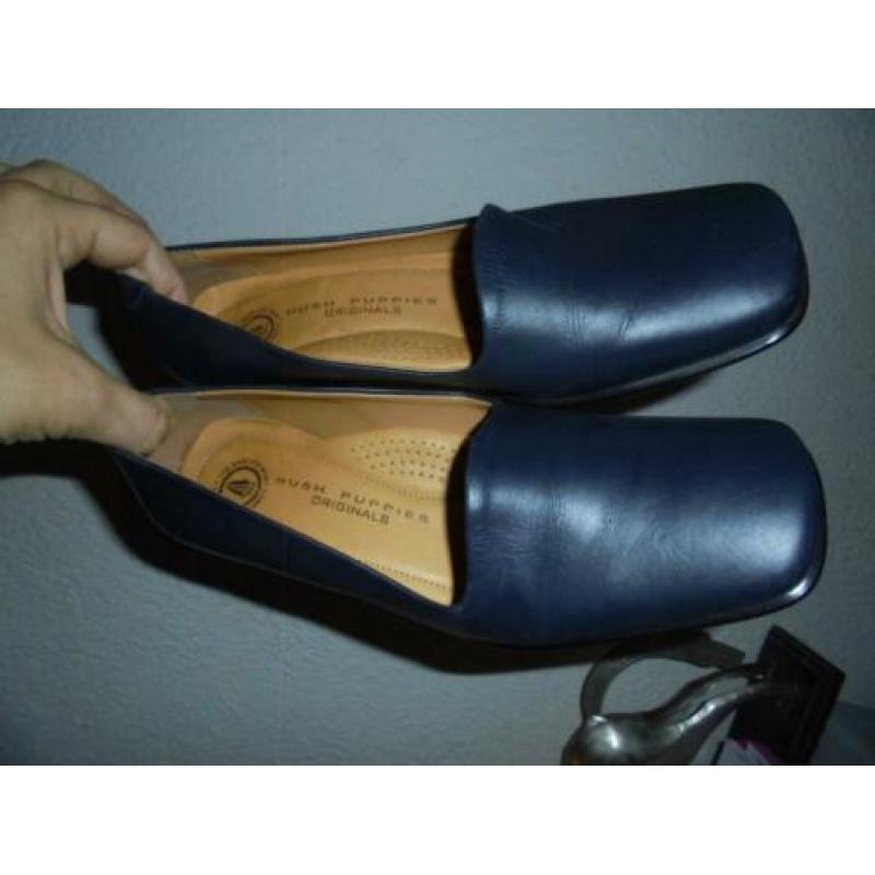 S19) donker blauw leren pumps maat 37 hush puppies hakhoogte