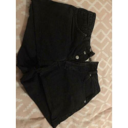 Korte broek maat S/M