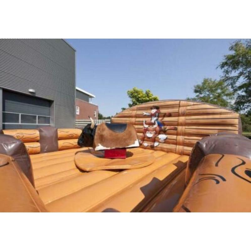 Rodeo stier/Springkussen/popcorn&suikerspin/partytent/stoele