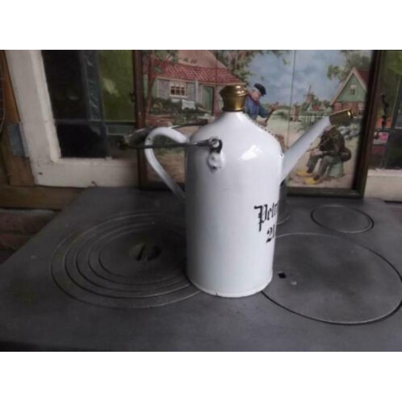 E 825 emaille wit 2 liter petroleumkan BK