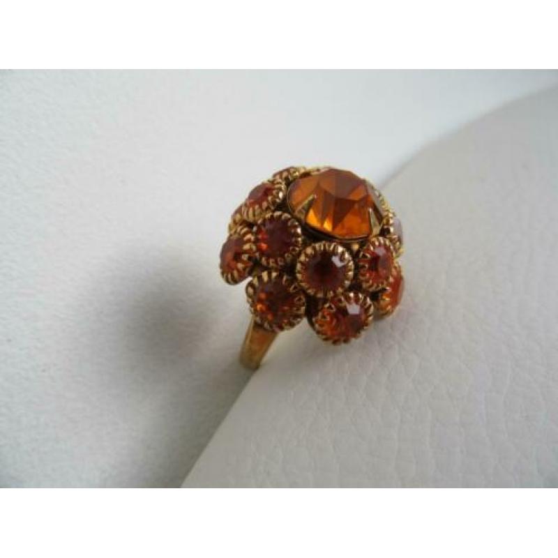Ring Cocktail (vintage) Judy Lee gesign.