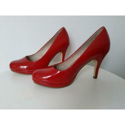 Rode pumps Tamaris maat 39