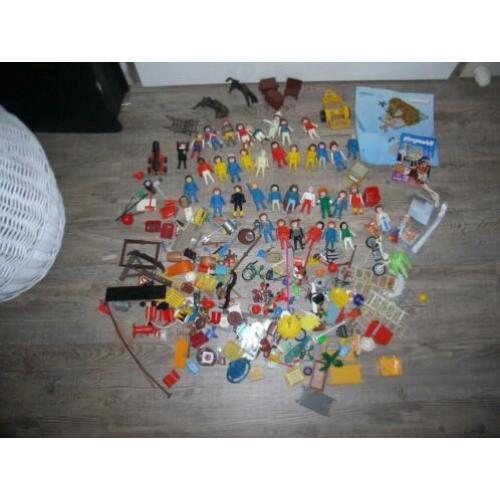 Te koop los playmobil met veel poppetjes