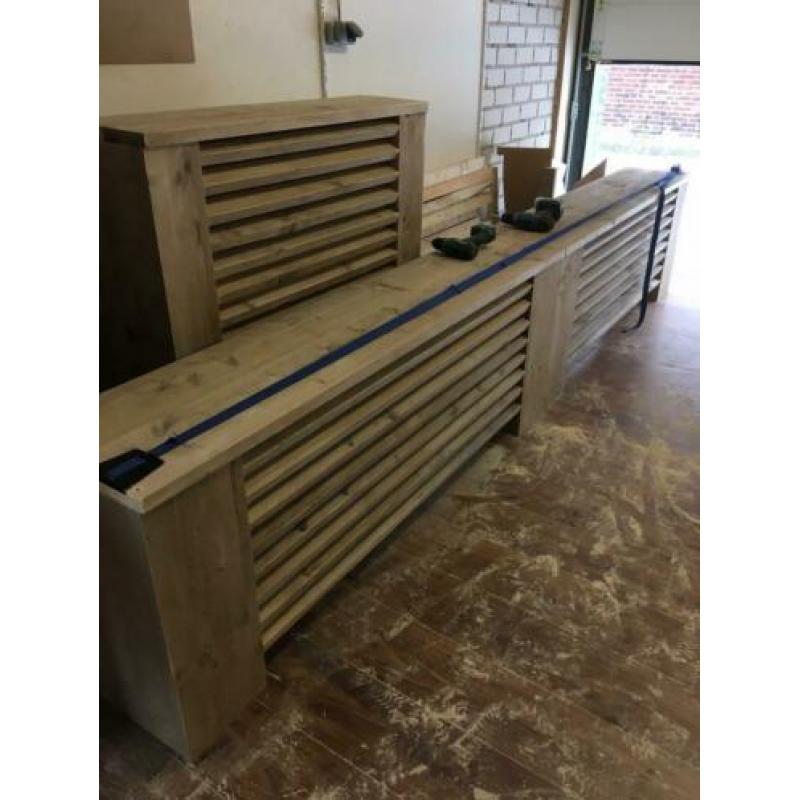 Verschillende radiator ombouwen van verouderd steigerhout