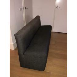 Bankje bij de eettafel