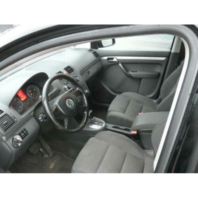 Volkswagen Touran 2.0 TDI Highline AUT/ CLIMA/ CRUISE/ TREKH