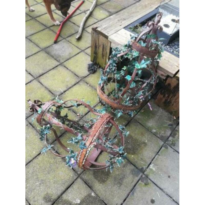 2 grote lijzeren lantaarns Hoogte 86 cm