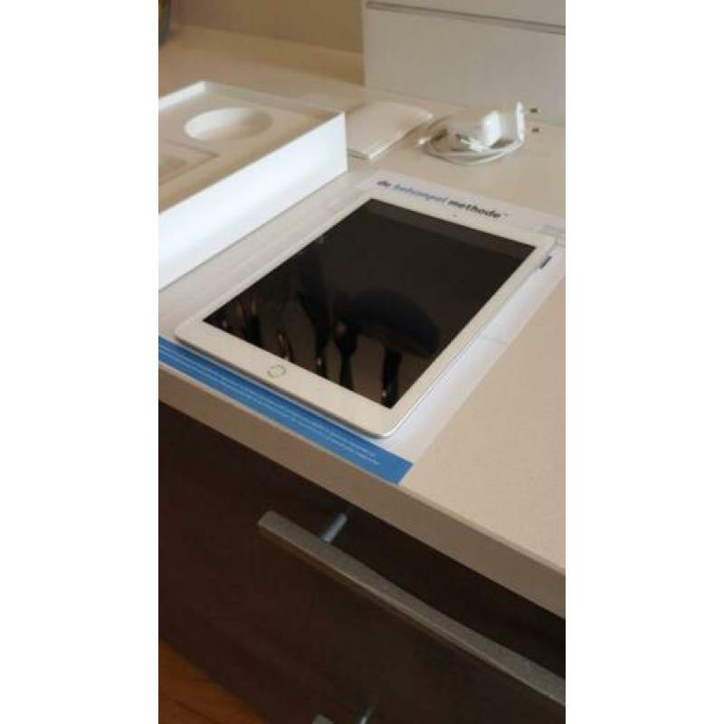 Te koop als nieuw deze Ipad 2017 32Gb