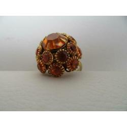 Ring Cocktail (vintage) Judy Lee gesign.