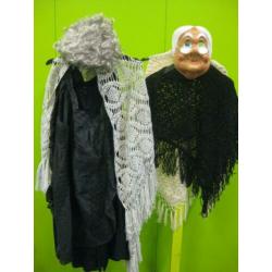 Sarah kleding Sara pruiken tasjes stola hoed maskers etc.