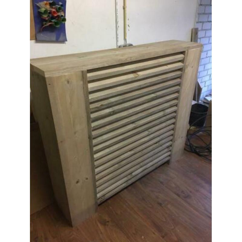 Verschillende radiator ombouwen van verouderd steigerhout