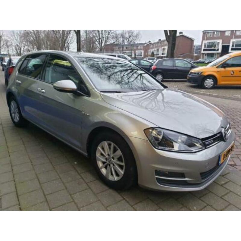 Volkswagen Golf 1.6 TDI Trendline Plus BlueMotion