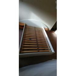 Tweepersoons bed, zie foto's. *gratis*