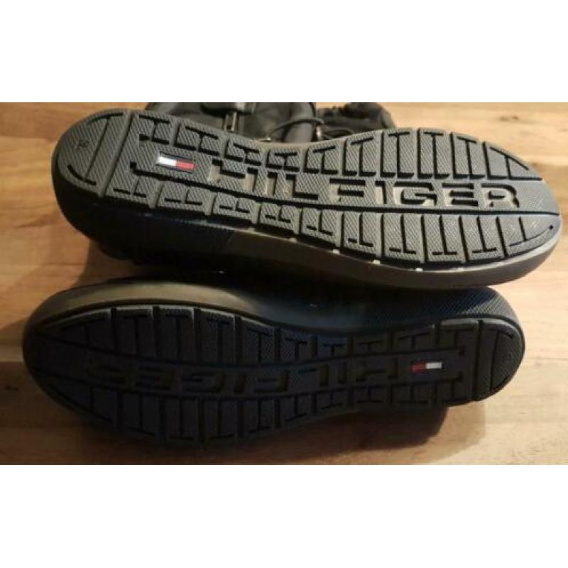 Geheel nieuw van Tommy Hilfiger, stoere zwarte laarsjes, 36