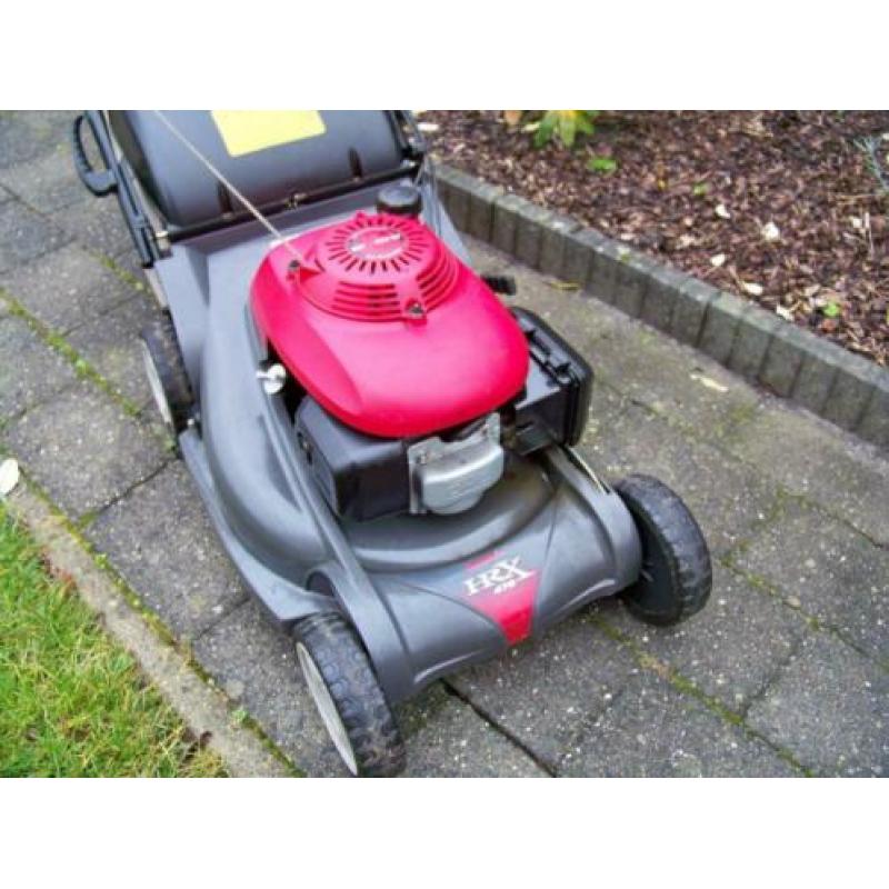 Honda HRX476 met aandrijving en kunststof maaidek