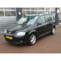 Volkswagen Touran 2.0 TDI Highline AUT/ CLIMA/ CRUISE/ TREKH