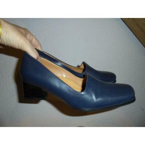 S19) donker blauw leren pumps maat 37 hush puppies hakhoogte