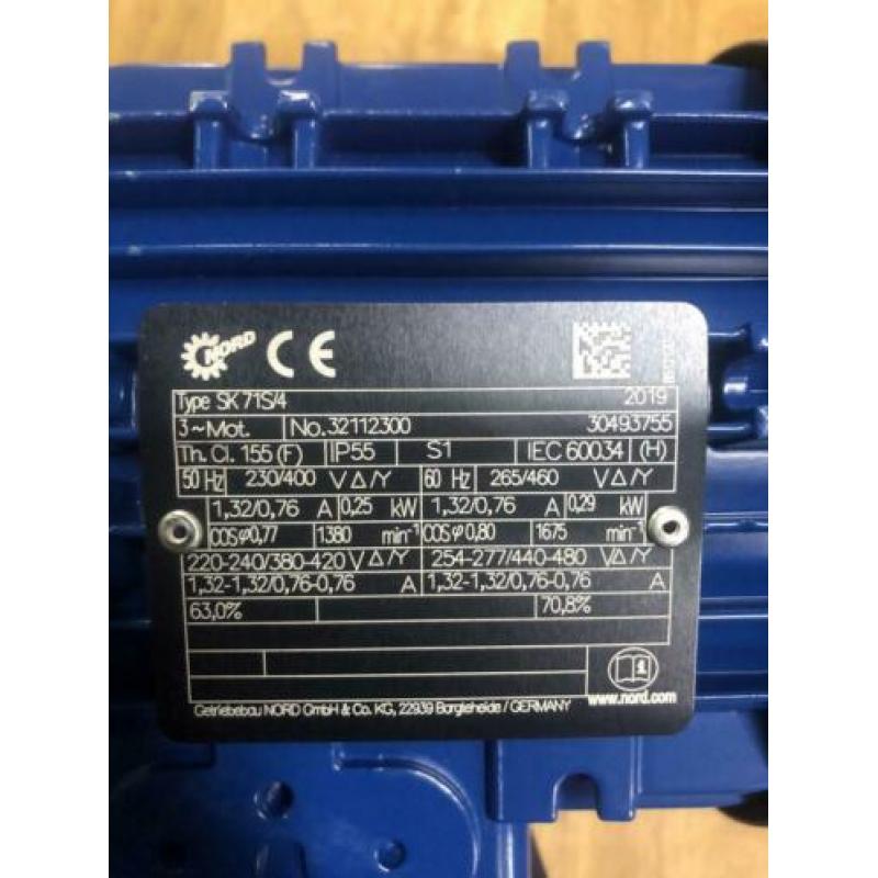 Nieuwe elektromotor met reductie 54rpm 0,25kw