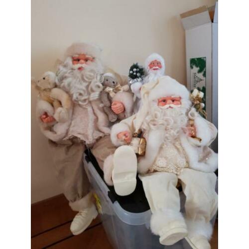 Diverse dozen kerstspullen en kerstboom