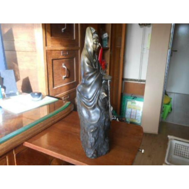 0274 Antiek Aziatisch bronzen beeld Kwan-ying rustend