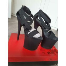 Kinky high heels van pleaser Maat 40