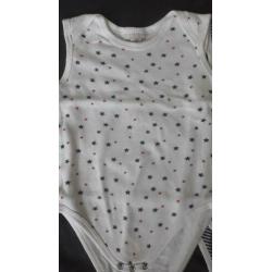 * 2 rompers sterren en strepen Bambino mouwloos, mt 74 *