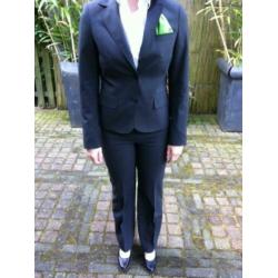 Dames kostuum Piet Zoomers ; maat blouse 38 , maat jas 38 ,