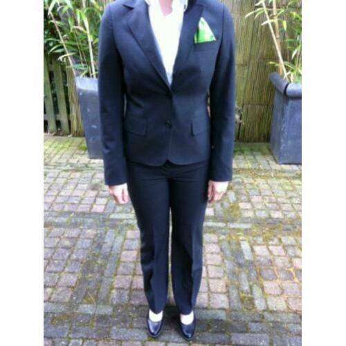 Dames kostuum Piet Zoomers ; maat blouse 38 , maat jas 38 ,