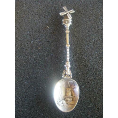 Zilveren theelepel met molens