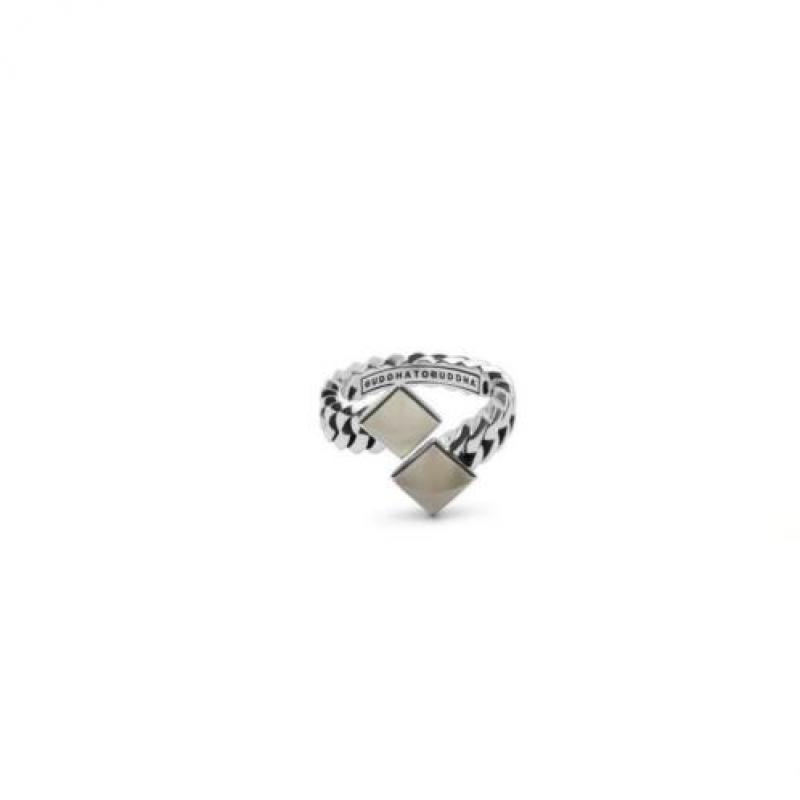Buddha to Buddha ring type 742WH Chain Pyramid Stone € 149,-