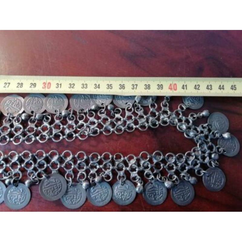 oude tribal zilverkleurig buiksieraad, ketting, liefst 88 cm