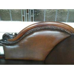 Chaise longue, divan, sofa .