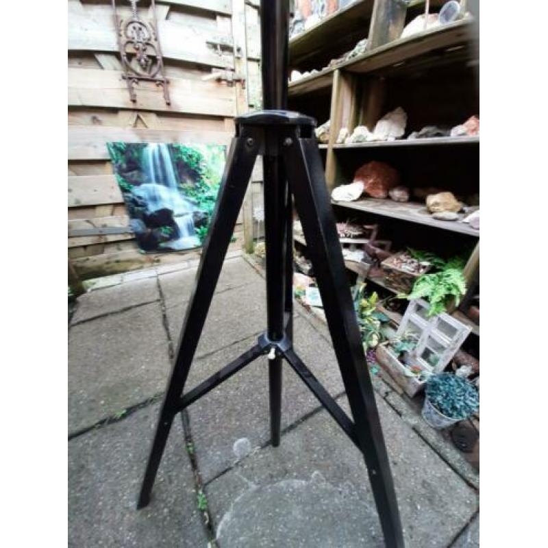 4 grote statieven voor lamp installatie