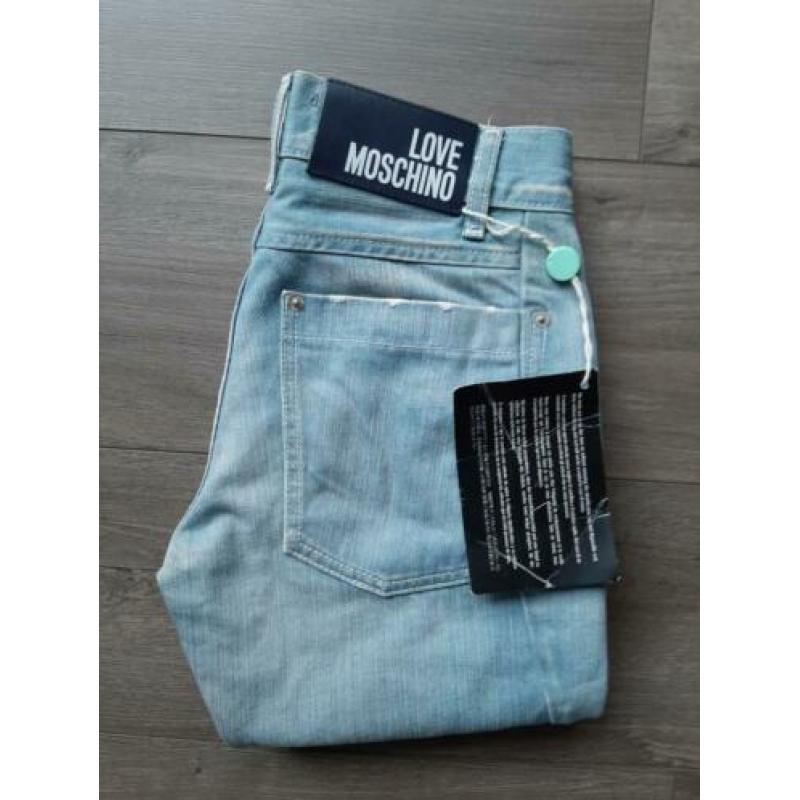 Love moschino 28