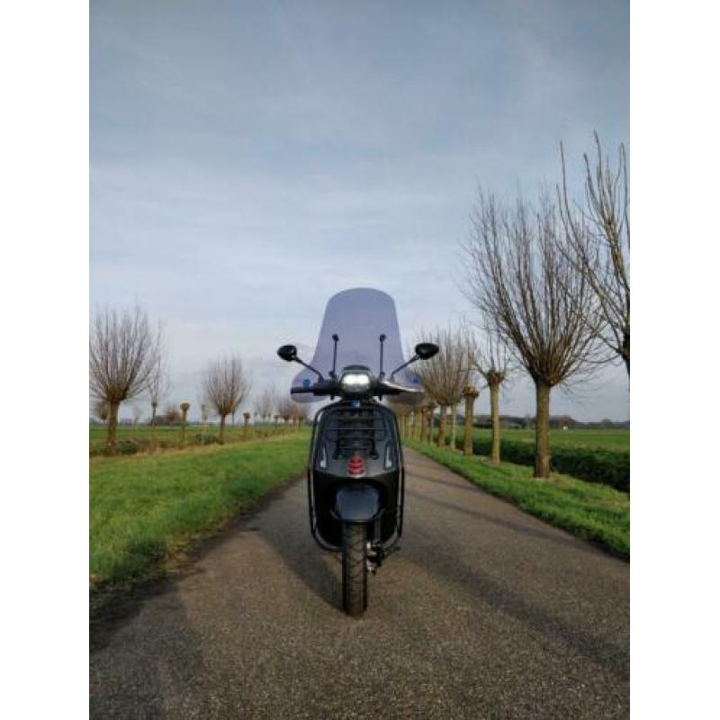 Nieuwe Custom Vespa sprint Agaat Grijs Full Option 2020!